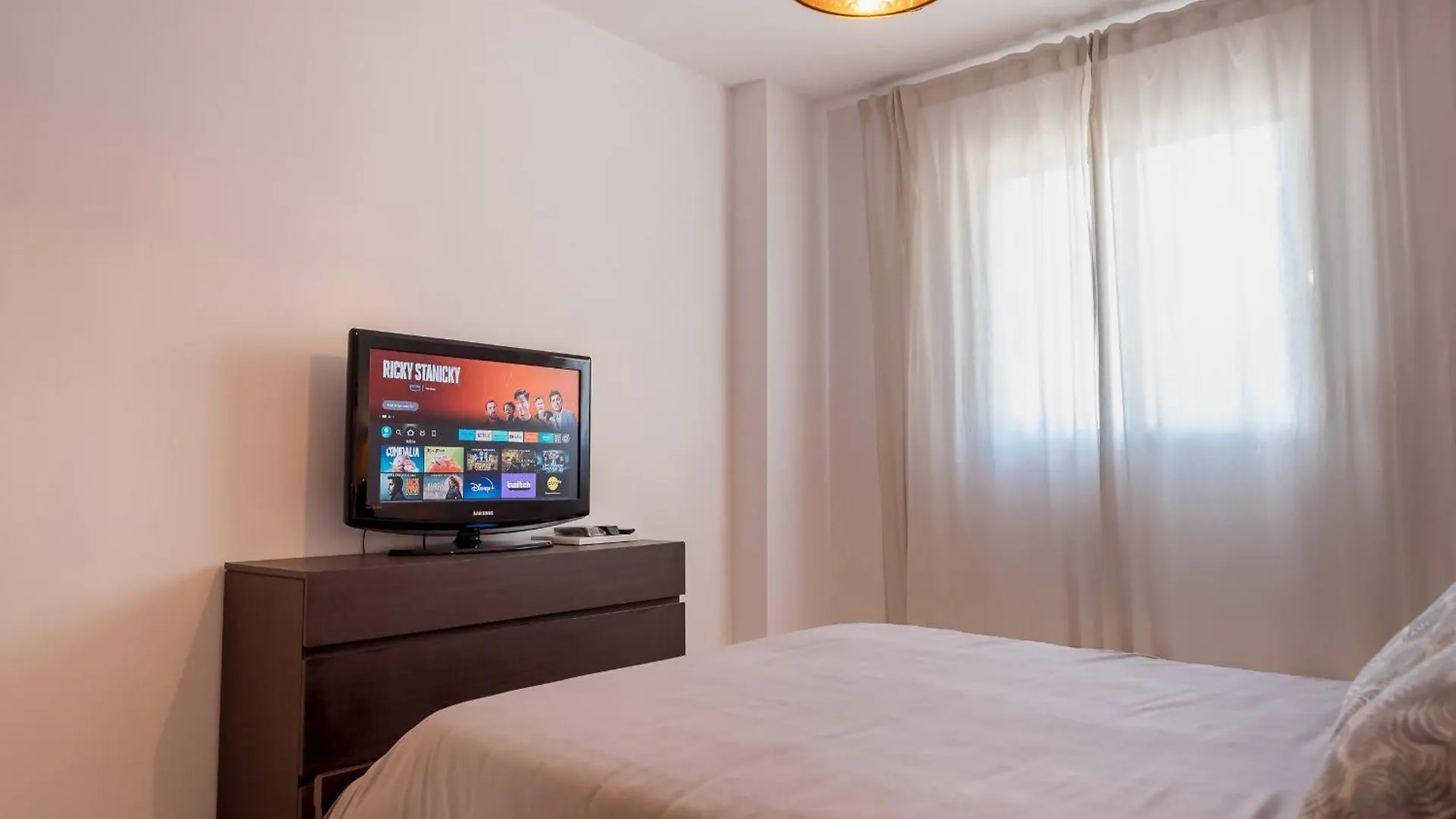 Torremolinos Yellow Fabuloso Andra Apartment